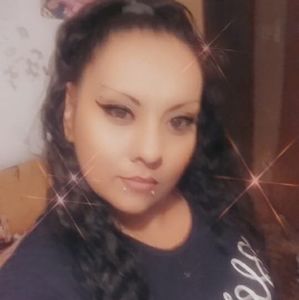 Meet your Posher, Mona